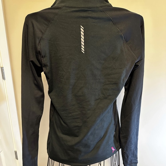 Under Armour | Long sleeve 1/4 size cold gear breast cancer collection - Picture 2 of 4